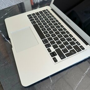 MacBook Air 2017 i5 - 4