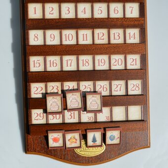 Večný vintage drevený KALENDÁR na stenu + 12 tanierov - 4