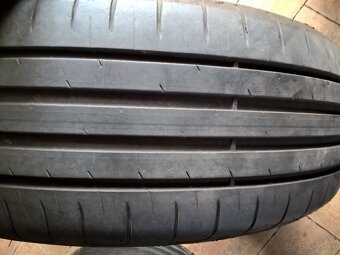 LETNÉ 205/60 R16 92V GOODYEAR cca 6 mm DOT 4322 LEN 35-€/kus - 4