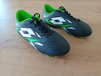 Predám detské turfy PUMA + kopačky LOTTO vel.č.31 - 4