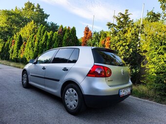 Volkswagen Golf 5 1.4 benzín NOVÁ STK/EK len 122 000 km - 4