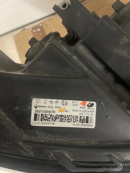 Pravý predný svetlomet originál - 4