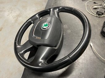 Predám zachovalý volant do Škoda octavia 2 facelift - 4