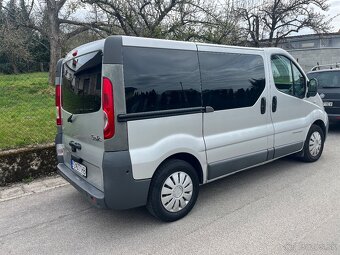 Prenajom 9 miestneho vozidla Renault Trafic - 4