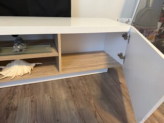 Predám TV stolík - 4