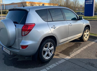 Toyota RAV4 2.0 D-4D 4x4 - 4