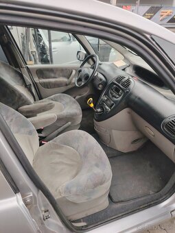 Citroen xsara Picasso 1.8benzín 2005 - 4
