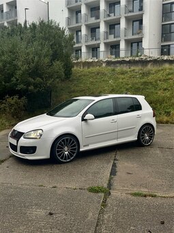 VW Golf GTI edition 30, manuál, strešné okno, candy white - 4
