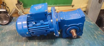 Elektromotor s prevodovkou - 4