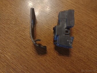 Kúpim predné držiaky parkovacích senzorov Laguna III - 4