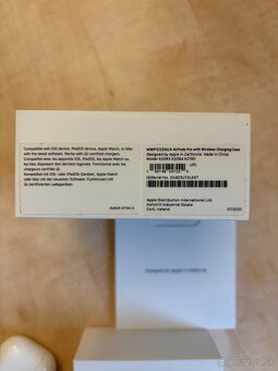 Apple AirPods Pro - 4