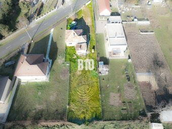 ROVINATÝ pozemok o CELKOVEJ výmere 1246m² - 4