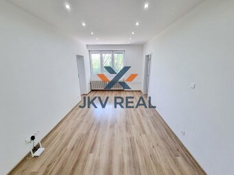 PREDAJ 4-IZB.BYT PO REKONŠTRUKCII ČAKÁ NA PRVÉHO MAJITEĽA, B - 4
