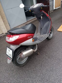 Skúter Peugeot - 4