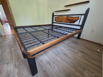 Masívna manželská posteľ 205x185 - 4