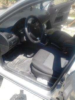 Predám Ford Focus 2007 1.6 80Kw - 4