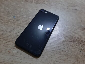 Iphone se 2020 64gb plnefunkcny s 90 percentnym zdravym bate - 4