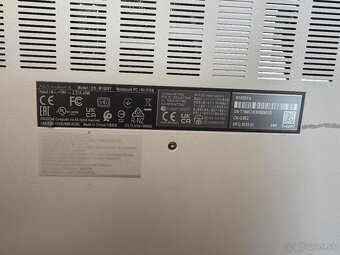 18 Asus Vivobook 16 - 4