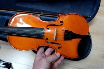 Predám detské husle 1/2 – Valencia V160 (husľový set) - 4
