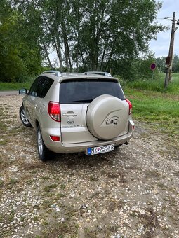Toyota rav4 2,2 d4d - 4