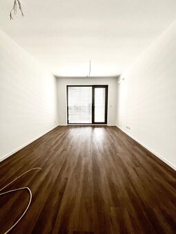 1-izbový apartmán v exkluzívnej rezidencii BlueWave v Piešť - 4