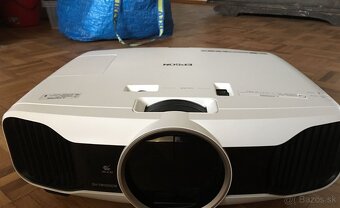 EPSON EH-TW9200W Bezdrôtový Full HD-2D3D projektor - 4