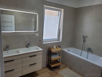 Prenajmem 3i byt v novostavbe s dvoma parkovacími miestami - 4