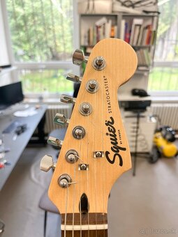 Fender Squier Stratocaster - 4