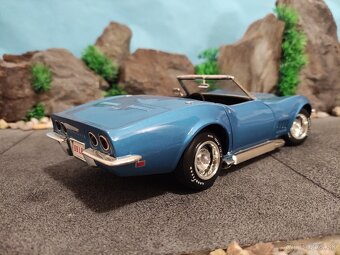 Prodám model 1:18 Chevrolet Corvette 1969 - 4