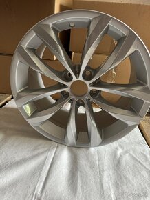 Nové kola r18 5x120 originál Bmw dvourozmer - 4
