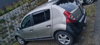 Dacia sandero 2009 - 4