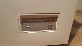 Truhlicová Electrolux mraznička 300L - 4