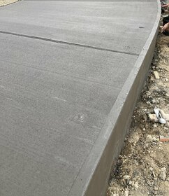 Leštený, metličkový betón, betónová priemyselná podlaha - 4
