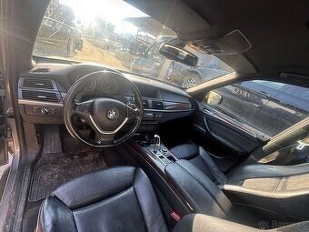 Prodam nahradni dily z BMW x5 e70 lci 40d 225kw 7míst - 4