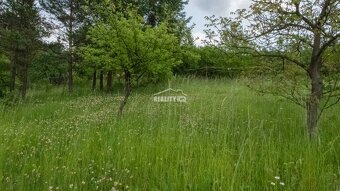 Exkluzívne na predaj slnečný stavebný pozemok 1742 m2, Divin - 4