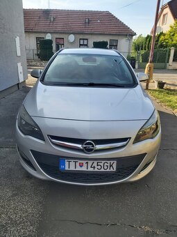 Opel Astra Sports Tourer - 4