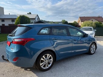 Hyundai i30 CW 1.6i CRDi 16V DOHC Comfort - 4