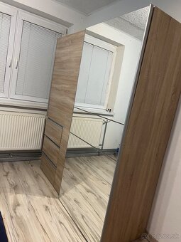 Skriňa so zrkadlom - 4