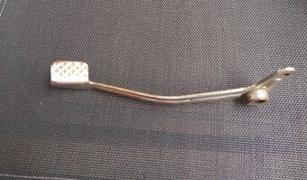 predám páku zadnej brzd.na Jawa 550 - 4