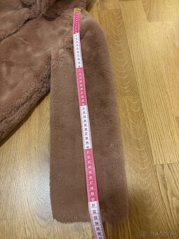 Dievčenský zimný kožuštek - 4