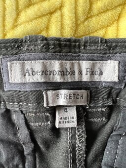 Damske kratasy A&F M - 4