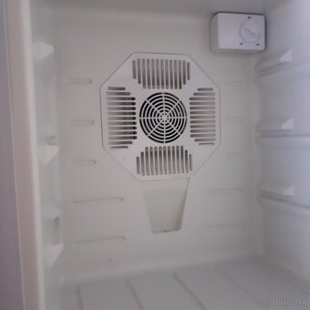 Predám malú chladničku MINI REFRIGERATOR - 4