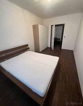 Na prenajom 2-izb. byt s rozlohou 75m2 na Zeleznicnej ulici - 4