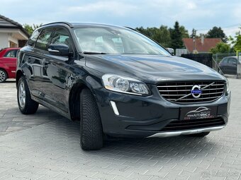 Volvo XC60 D4 Momentum Geartronic AWD - 4