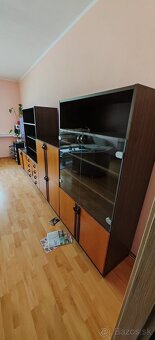 Darujem obývaciu stenu - 4
