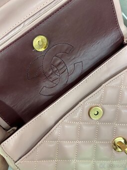 Chanel Pudrova kabelka - 4