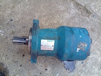 Predám tento hydromotor - 4