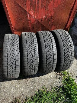 Zimne pneumatiky 215/60 R16 na orig.diskoch 5x112 - 4