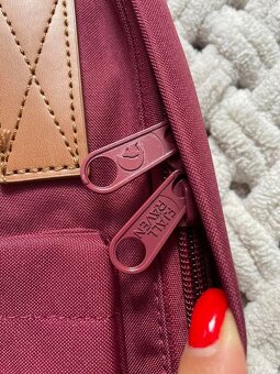 Batoh Fjällräven Kanken vínový s hnedými prvkami 7L - 4