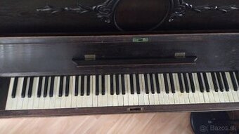 Klavír PETROF s klavírnou stoličkou ZADARMO - 4